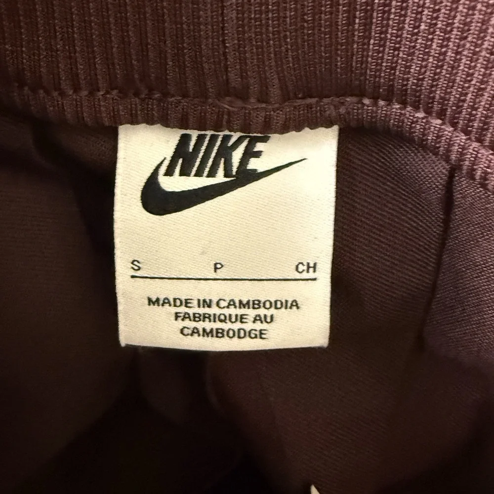 Nike Sportswear Girls' Pleated Skirt (FZ5565-652) NWT - Size Small